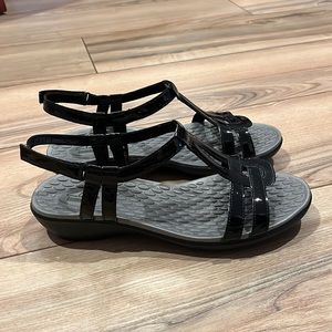 Kylyn Step black sandal